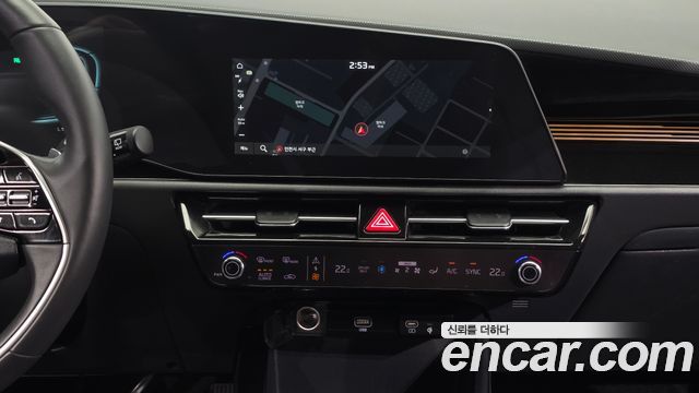 Kia Niro Prestige 2023 — фото 14
