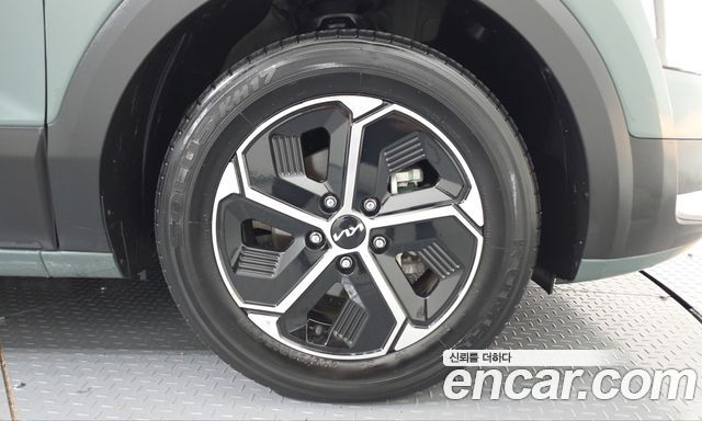 Kia Niro Prestige 2023 — фото 21