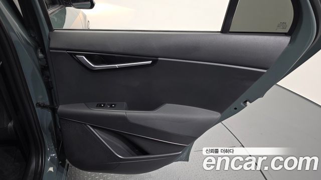 Kia Niro Prestige 2023 — фото 25