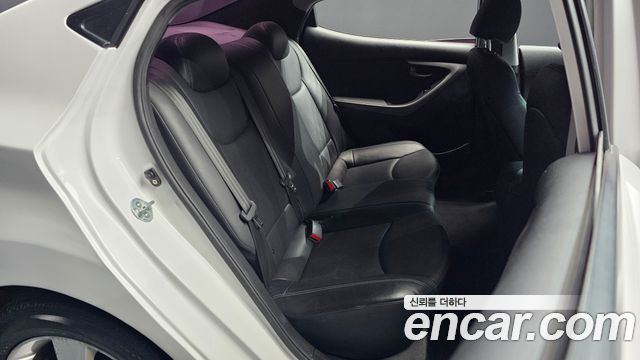 Hyundai Avante (MD) M16 GDI Avenue 2013 — фото 11