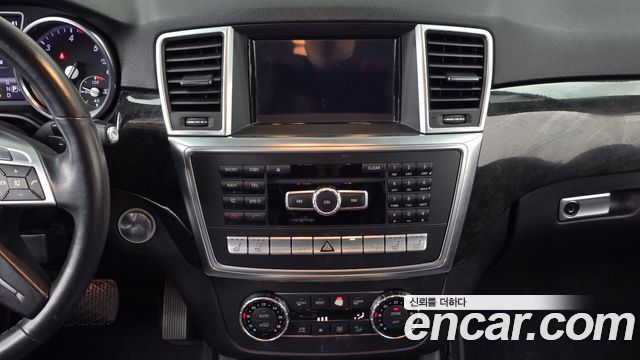 Mercedes-Benz M-Class (W166) ML350 BlueTEC 4MATIC 2013 — фото 14