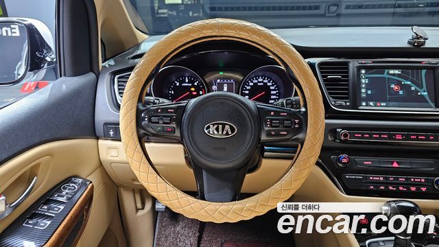 Kia Carnival 9-seater Hi-Limousine Prestige 2015 — фото 13