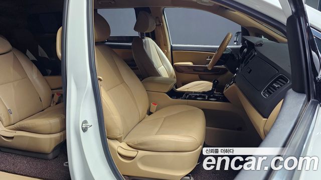 Kia Carnival 9-seater Hi-Limousine Prestige 2015 — фото 26