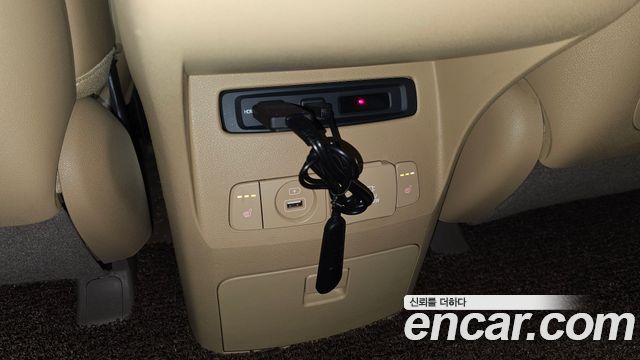 Kia Carnival 9-seater Hi-Limousine Prestige 2015 — фото 27