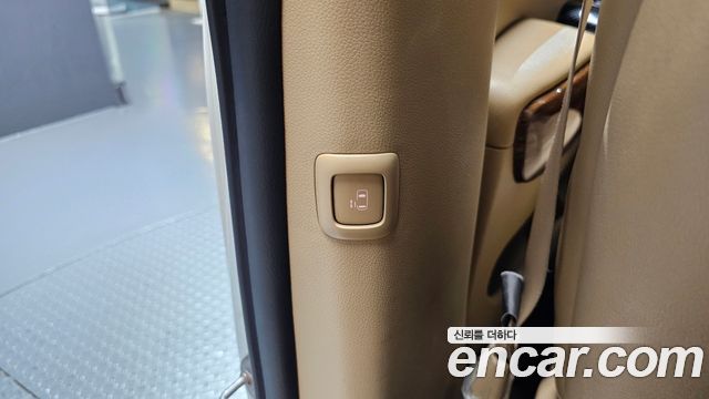 Kia Carnival 9-seater Hi-Limousine Prestige 2015 — фото 28