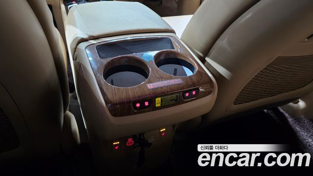 Kia Carnival 9-seater Hi-Limousine Prestige 2015 — фото 29