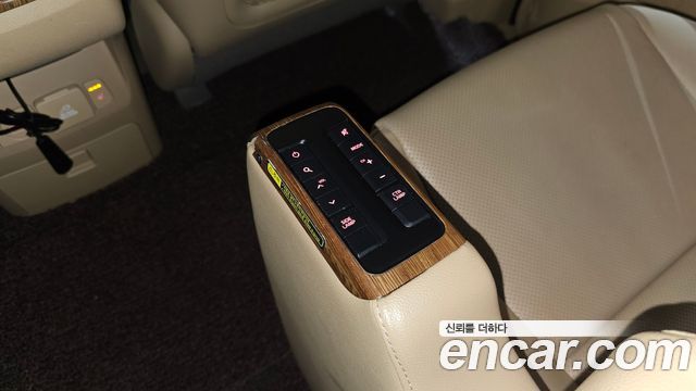 Kia Carnival 9-seater Hi-Limousine Prestige 2015 — фото 30