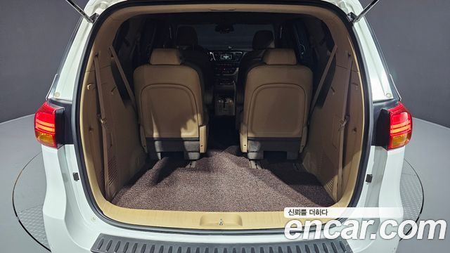 Kia Carnival 9-seater Hi-Limousine Prestige 2015 — фото 31