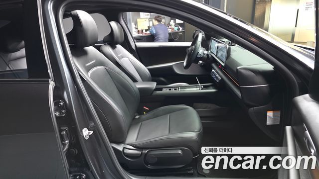 Hyundai Ioniq 6 Long Range AWD Exclusive + 2023 — фото 11