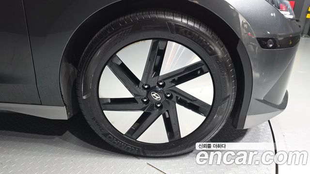 Hyundai Ioniq 6 Long Range AWD Exclusive + 2023 — фото 21