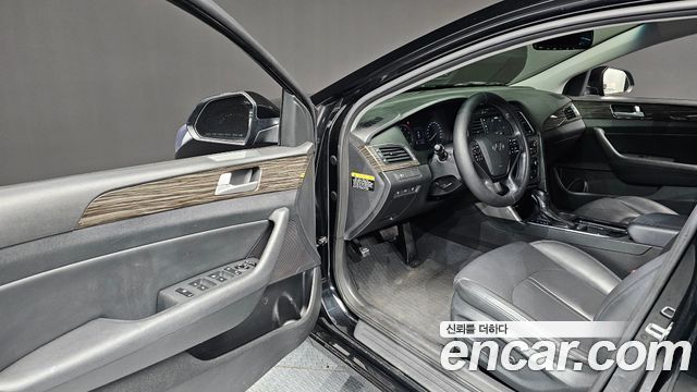 Hyundai Sonata (LF) 2.0 Smart 2015 — фото 10