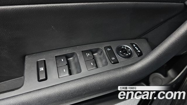 Hyundai Sonata (LF) 2.0 Smart 2015 — фото 12