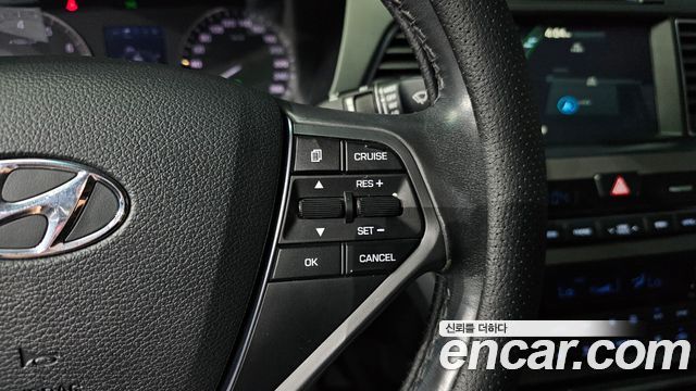 Hyundai Sonata (LF) 2.0 Smart 2015 — фото 17