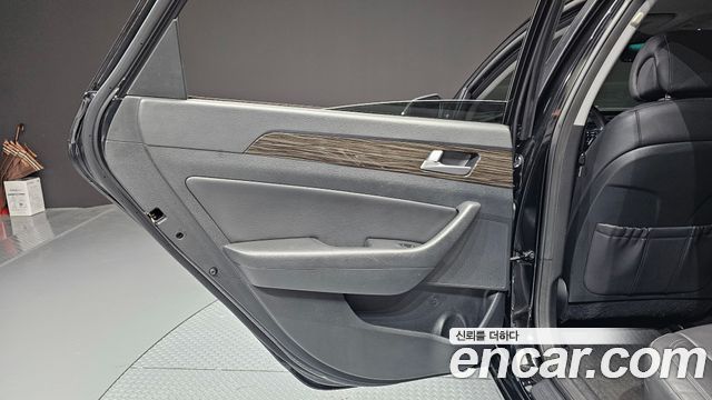 Hyundai Sonata (LF) 2.0 Smart 2015 — фото 25