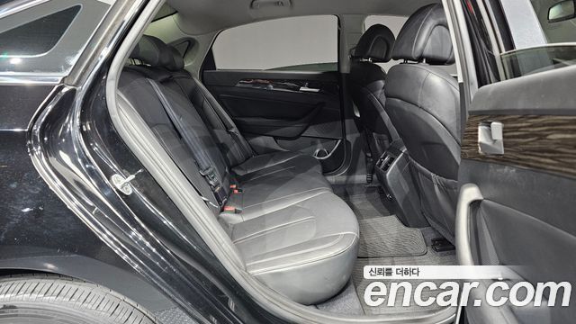 Hyundai Sonata (LF) 2.0 Smart 2015 — фото 28