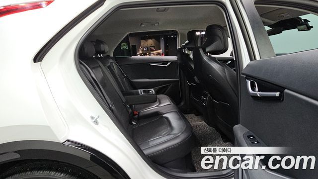 Kia Niro Prestige 2022 — фото 12