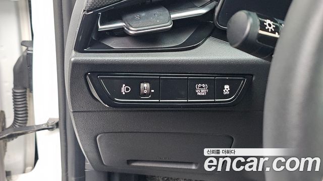 Kia Niro Prestige 2022 — фото 15