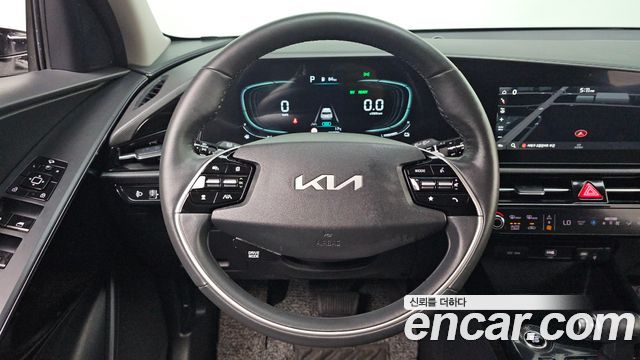 Kia Niro Prestige 2022 — фото 17