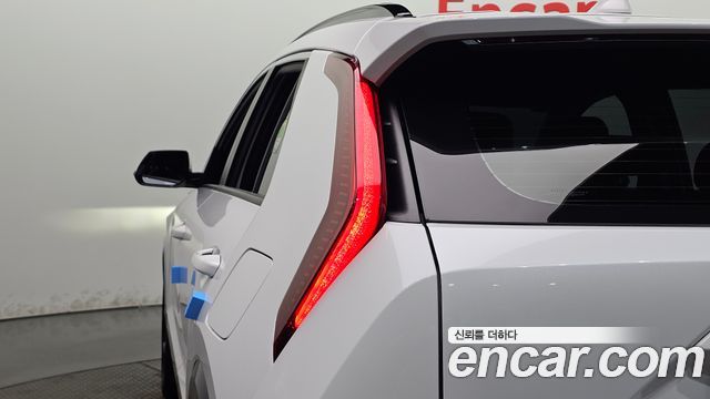 Kia Niro Prestige 2022 — фото 23