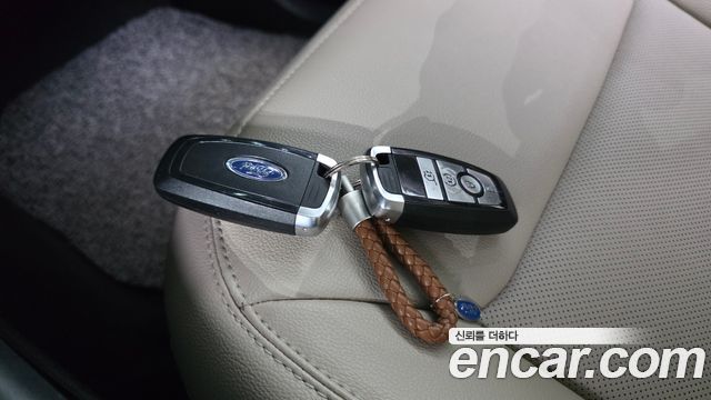 Ford Explorer (VI) 2.3 LimIted 4WD 2021 — фото 16