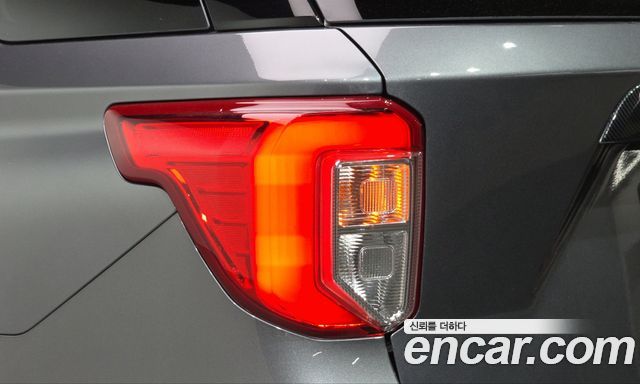 Ford Explorer (VI) 2.3 LimIted 4WD 2021 — фото 23