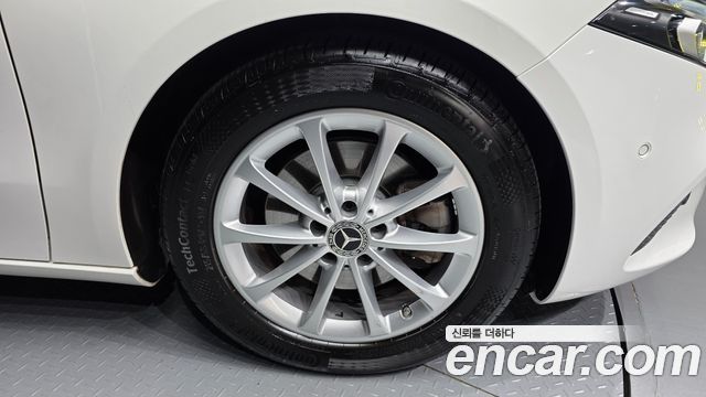 Mercedes-Benz A-Class (W177) A220 Sedan 2020 — фото 21