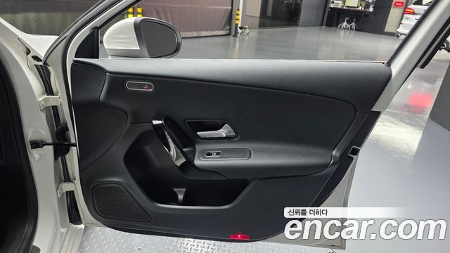 Mercedes-Benz A-Class (W177) A220 Sedan 2020 — фото 25