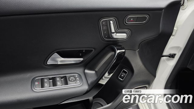 Mercedes-Benz A-Class (W177) A220 Sedan 2020 — фото 29