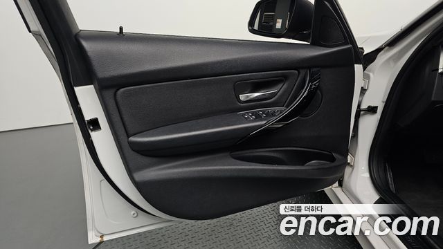 BMW 3 Series (F30) 320d xDrive 2016 — фото 30