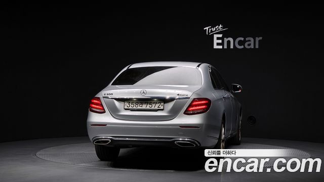 Mercedes-Benz E-Class (W213) E300 4MATIC Exclusive 2018 — фото 4