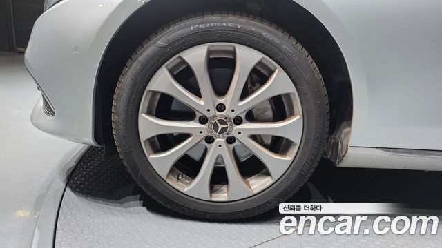 Mercedes-Benz E-Class (W213) E300 4MATIC Exclusive 2018 — фото 5