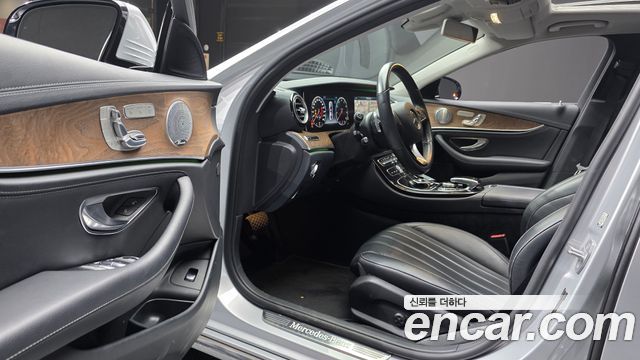 Mercedes-Benz E-Class (W213) E300 4MATIC Exclusive 2018 — фото 10