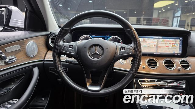 Mercedes-Benz E-Class (W213) E300 4MATIC Exclusive 2018 — фото 14