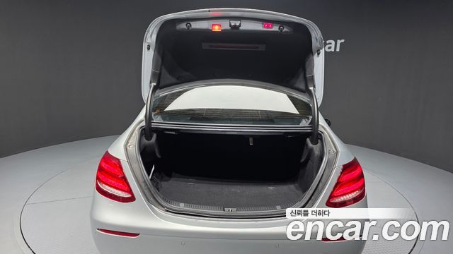 Mercedes-Benz E-Class (W213) E300 4MATIC Exclusive 2018 — фото 20