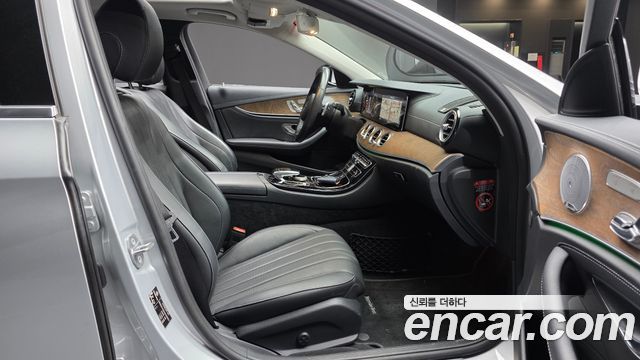 Mercedes-Benz E-Class (W213) E300 4MATIC Exclusive 2018 — фото 26