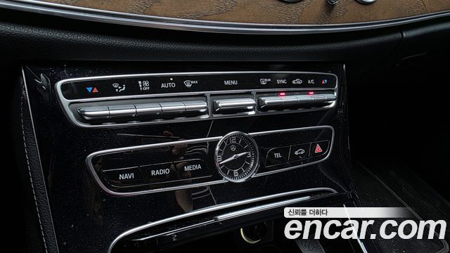 Mercedes-Benz E-Class (W213) E300 4MATIC Exclusive 2018 — фото 33