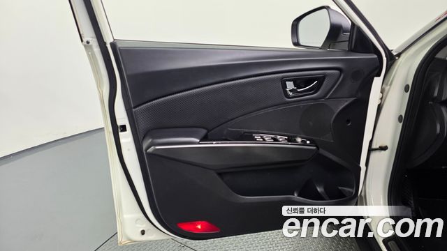 KG Mobility (SsangYong) Tivoli Air Diesel RX 2WD 2017 — фото 24