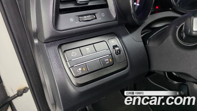 KG Mobility (SsangYong) Tivoli Air Diesel RX 2WD 2017 — фото 30