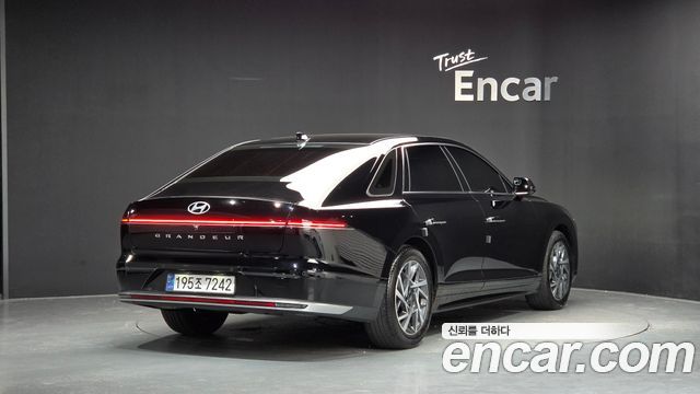Hyundai Grandeur (GN7) 2,5 Gasoline 2WD Premium 2023 — фото 2