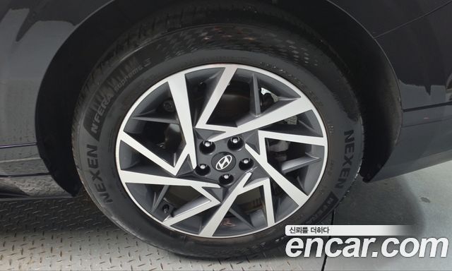 Hyundai Grandeur (GN7) 2,5 Gasoline 2WD Premium 2023 — фото 21