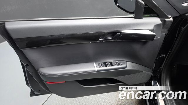 Hyundai Grandeur (GN7) 2,5 Gasoline 2WD Premium 2023 — фото 24