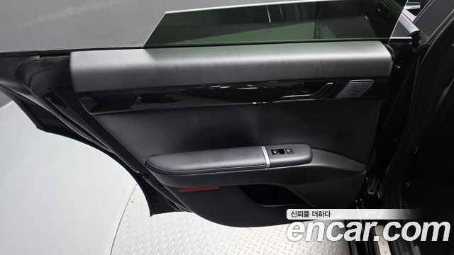 Hyundai Grandeur (GN7) 2,5 Gasoline 2WD Premium 2023 — фото 25