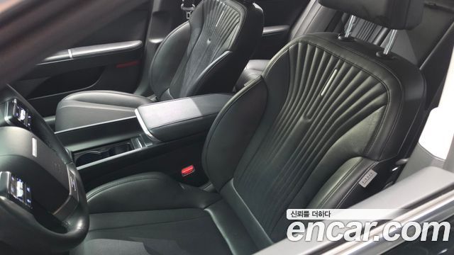 Hyundai Grandeur (GN7) 2,5 Gasoline 2WD Premium 2023 — фото 31