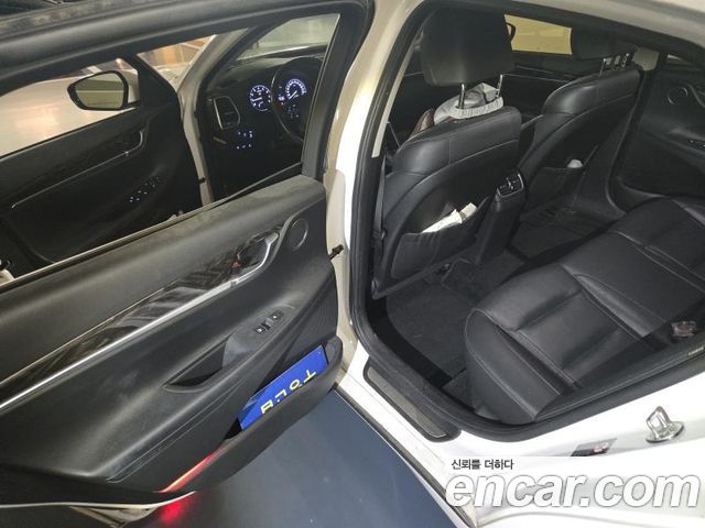 Hyundai Grandeur (IG) 2.4 Premium 2018 — фото 16