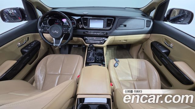 Kia Carnival 7-seater Limousine President 2016 — фото 7