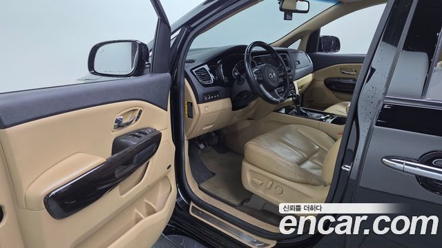 Kia Carnival 7-seater Limousine President 2016 — фото 10