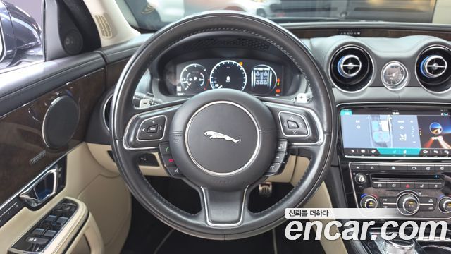 Jaguar XJ 3.0D XJ50 LWB X351 2019 — фото 17