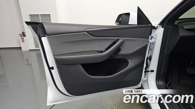 Tesla Model Y Premium RWD 2026 — фото 24