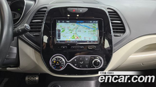 Renault Korea QM3 RE Signature 2018 — фото 12