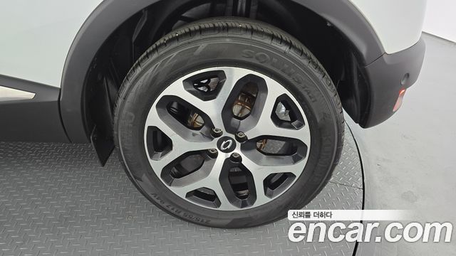 Renault Korea QM3 RE Signature 2018 — фото 21